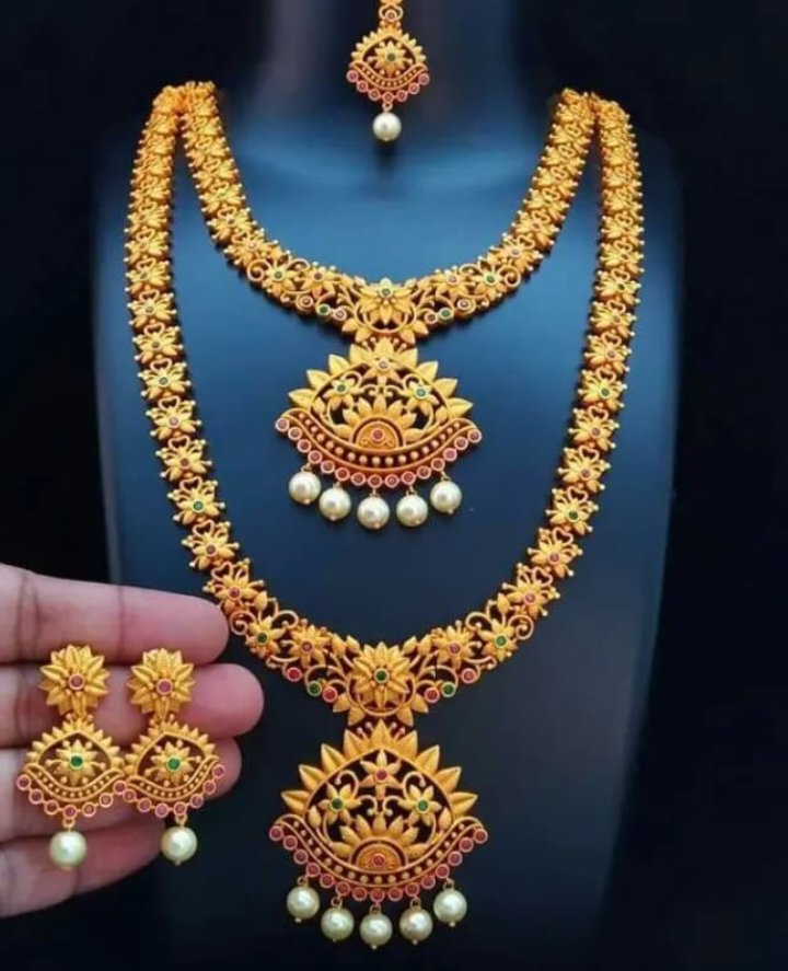 एकैदिन दुई हजार सात सय रूपैयाँ घट्याे सुनकाे मूल्य, कतिमा हुँदैछ काराेबार ?