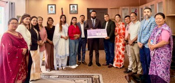 अपेनद्वारा बाढीपीडितका लागि राहत योगदान प्रधानमन्त्री दैवी प्रकोप उद्धार कोषमा हस्तान्तरण