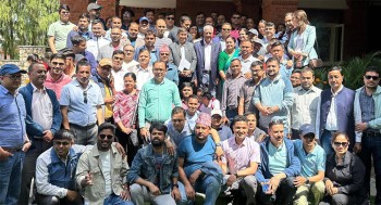 देउवा निवासमा कर्मचारी युनियनको घेराउ