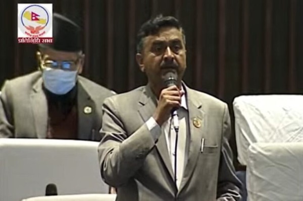 एमाले सांसद ठाकुर गैरे भन्छन्, अल्पमतमा परेका प्रधानमन्त्री एक सेकेन्ड पनि पदमा बस्न मिल्दैन