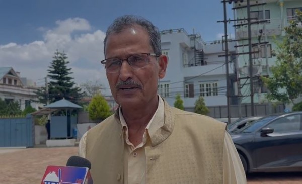 माओवादीले माग्यो गृहमन्त्री रमेश लेखकको राजीनामा