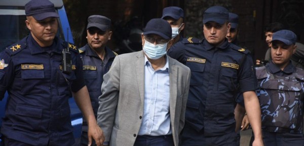खाँणलाई भेट्न परराष्ट्रमन्त्री कारागारमा, पार्टीले सहयाेग नगरेकाे खाँणकाे गुनासाे