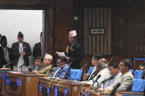 सरकारलाई मेटमणिको चेतावनी : शिक्षकका माग पूरा नगरे सिंहदरबार र बालुवाटारबाट भाग्नुपर्ला