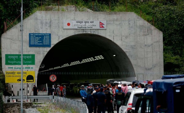 संचाालनमा आयो नेपालकै पहिलो आधुनिक नागढुंगा सुरूङ मार्ग