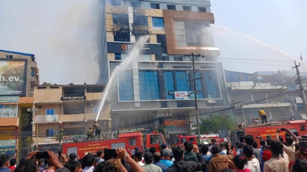 इटहरीको सेन्टर प्लाजामा आगलागी