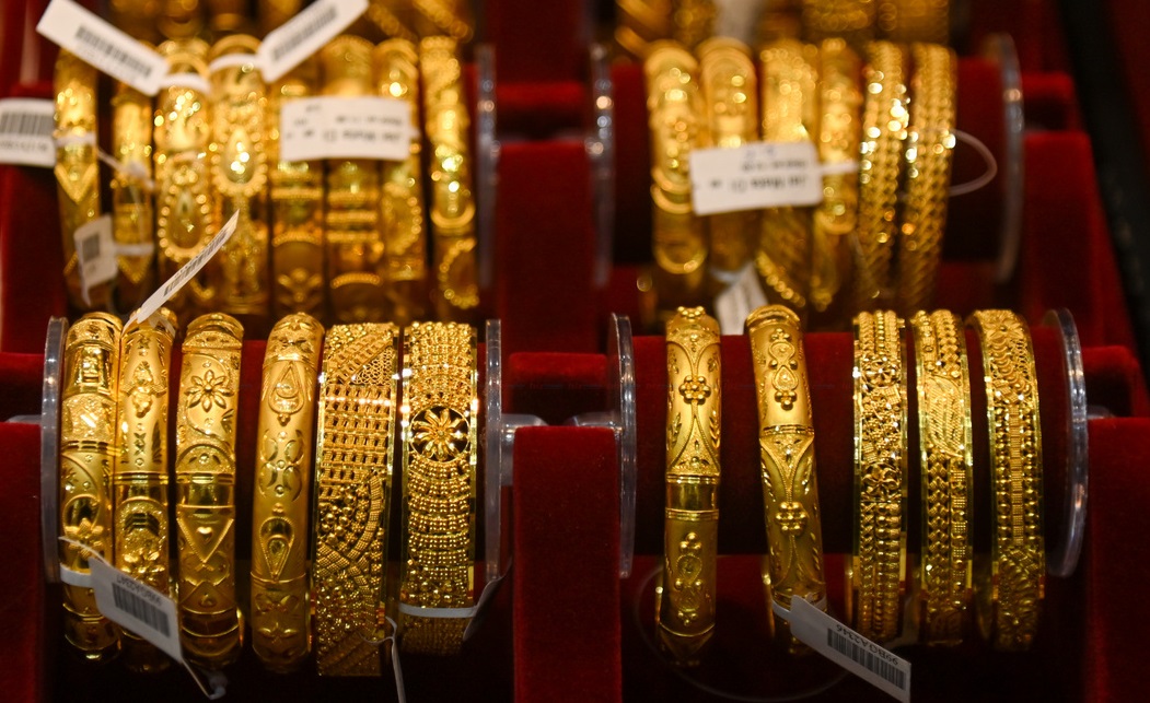 सोमबार घट्यो सुन-चाँदीको मूल्य, तोलाको कति ?