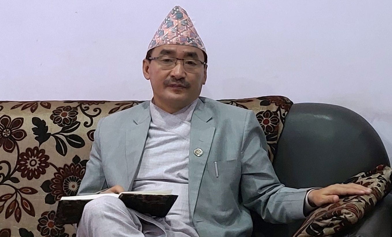 पूर्व मन्त्रीसहित ताप्लेजुङका दुई एमाले नेता निलम्बित