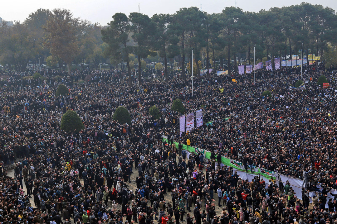 राज ससंथाको माग गर्दै इरानी जनताले बिशाल प्रदर्शन गरे
